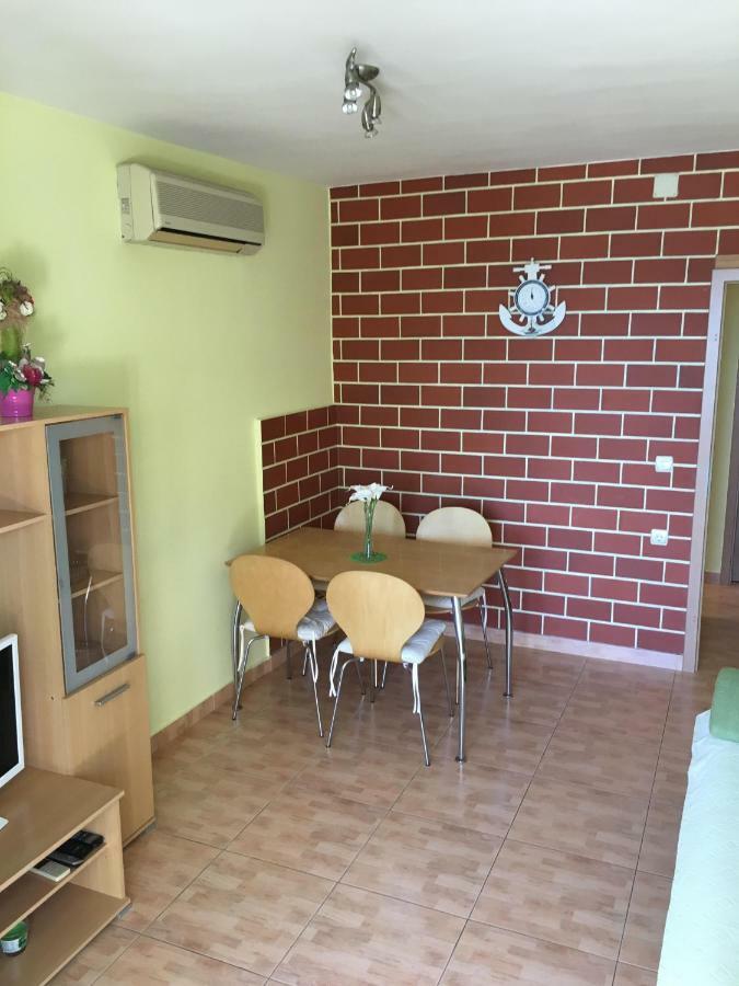 Ferienwohnung Apartman Tatjana Podgora Exterior foto